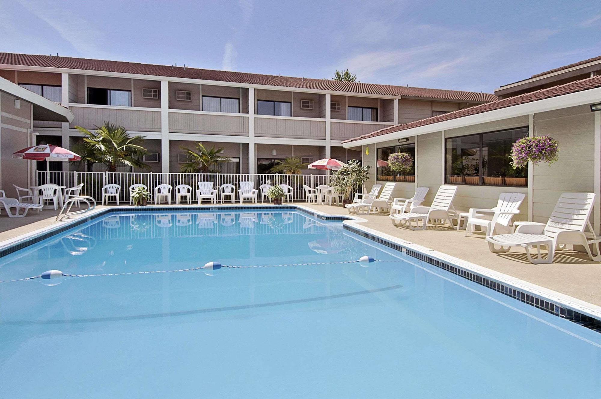 Ramada by Wyndham Portland Airport Otel Dış mekan fotoğraf