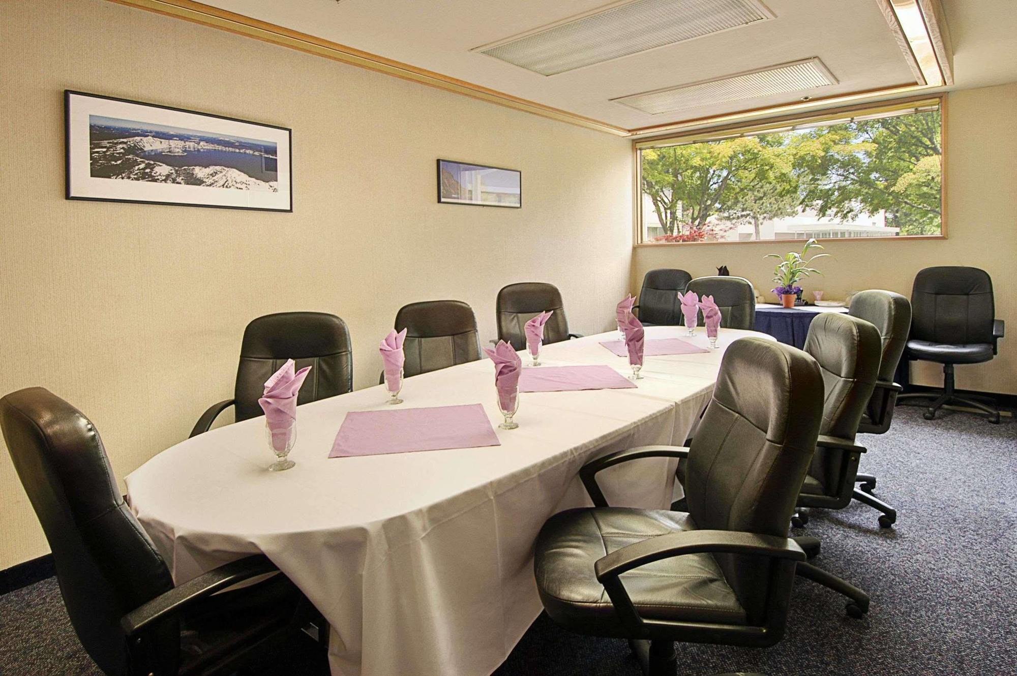 Ramada by Wyndham Portland Airport Otel Dış mekan fotoğraf